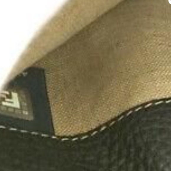 Elegant Authentic Fendi Wallet - Picture 5 of 10